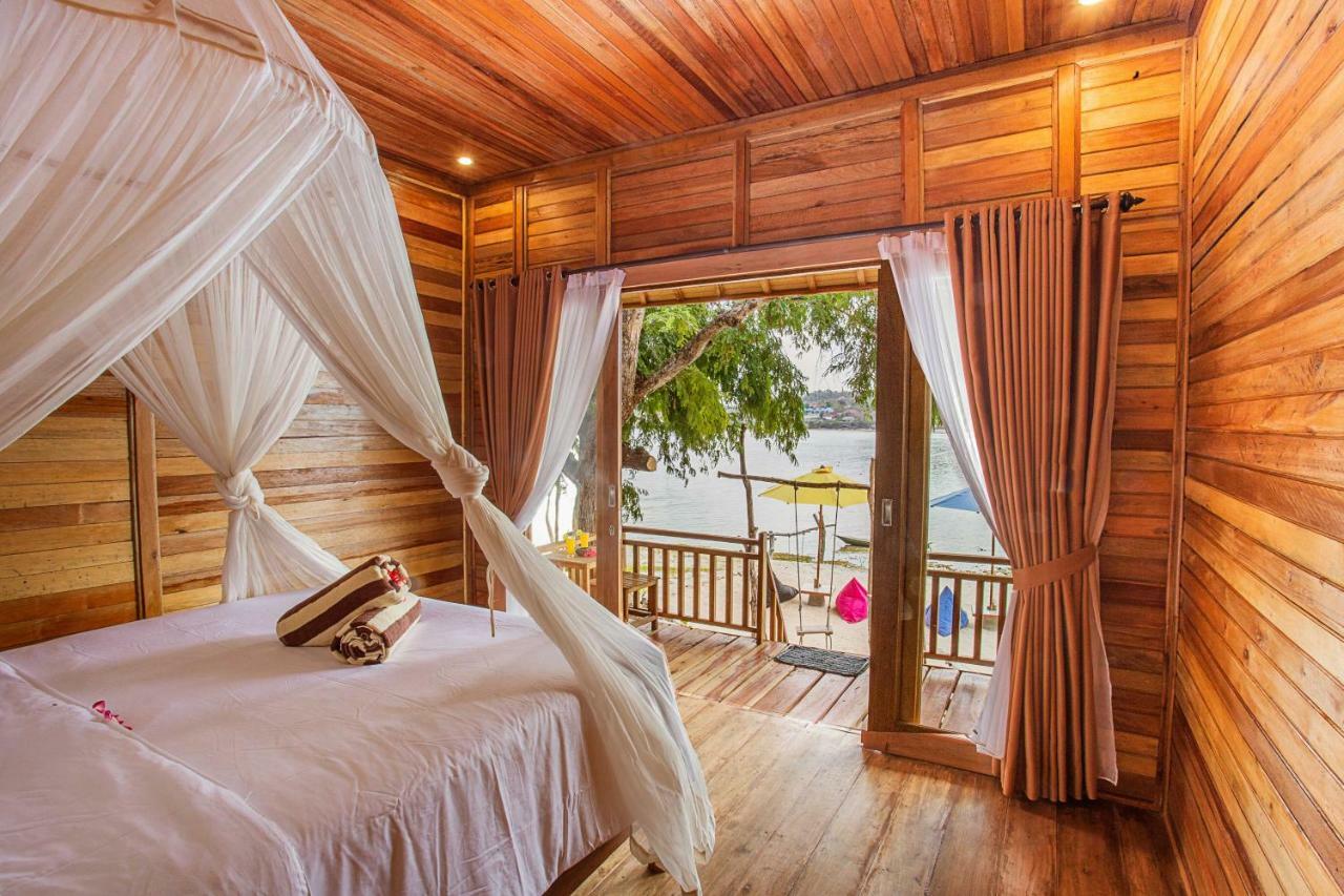 Wooden Beach Sunset Cottages Нуса-Лембонган Экстерьер фото