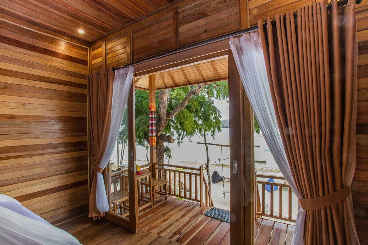 Wooden Beach Sunset Cottages Нуса-Лембонган Экстерьер фото